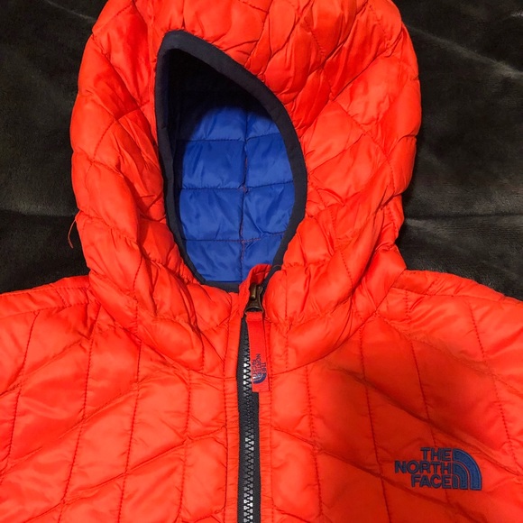 North face Puffer Jacket - Picture 3 of 3
